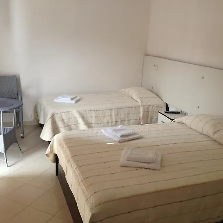 Otel Rondos 3*