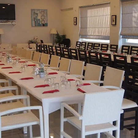 Rondos Hotel 3*