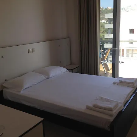 Hotel Rondos 3*